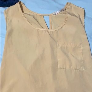 Yellow short sleeve shirt